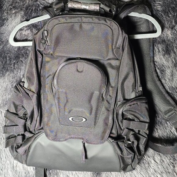 Oakley ICON 2.0 Backpack Blackout Tactical EDC Travel Laptop Bag NWOT - Picture 1 of 9